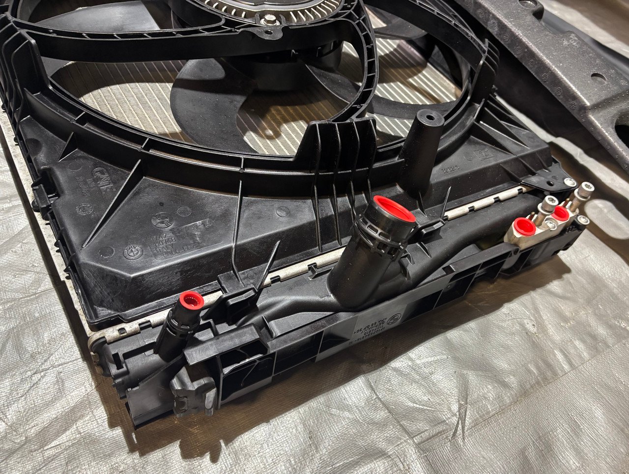2009-2011 BMW E89 Z4 sDrive30i Front Core Support w/ Radiator / Cooling Fan / Impact Beam / 81K Z4908 - Image 17