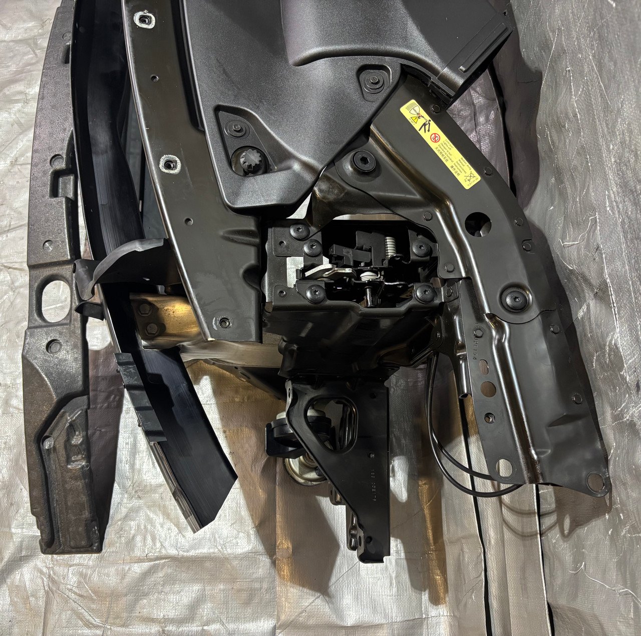 2009-2011 BMW E89 Z4 sDrive30i Front Core Support w/ Radiator / Cooling Fan / Impact Beam / 81K Z4908 - Image 6